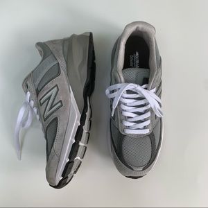 New Balance Women’s 990v5